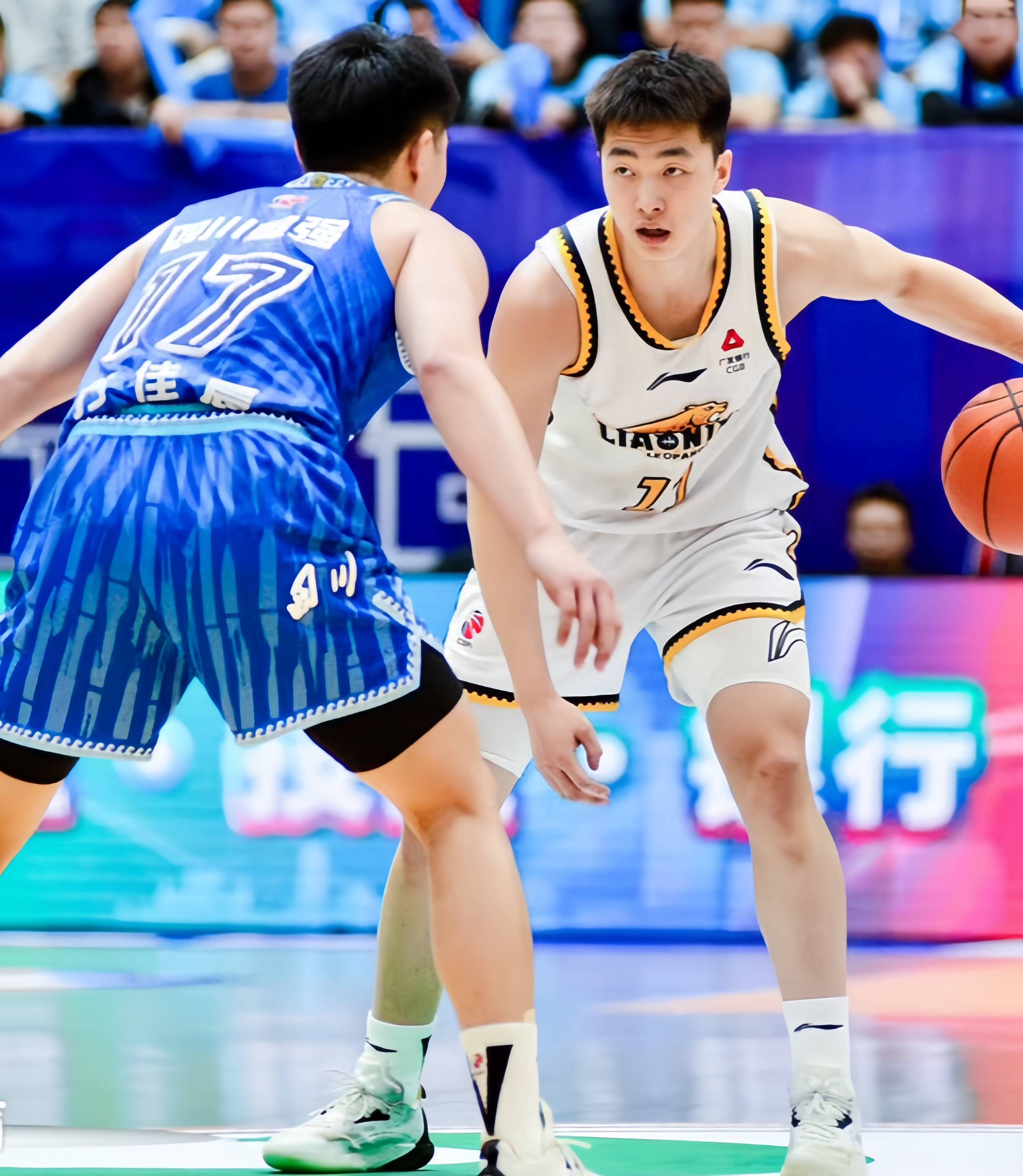 开云首页入口赛前费城76人调整名单以备CBA常规赛，遗憾出局环节打磨，压力陡增，阵容厚度经受考验的简单介绍